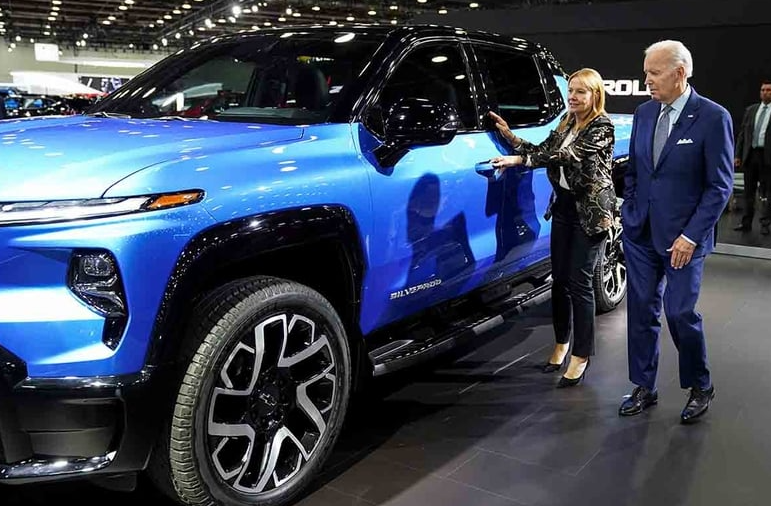 “General Motors Hits the Brakes: Electric Pickup Production Delayed in Michigan Plant Until Late 2025”